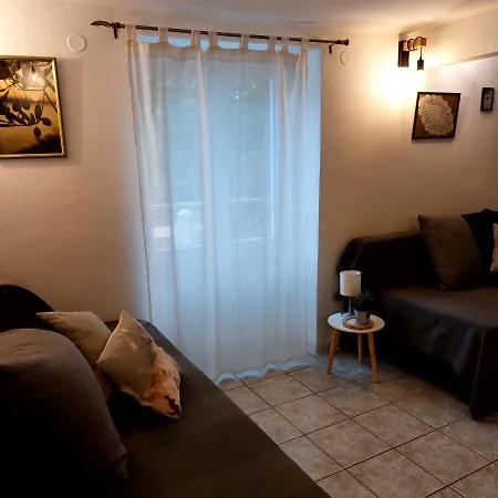 아파트 Obala 시베니크